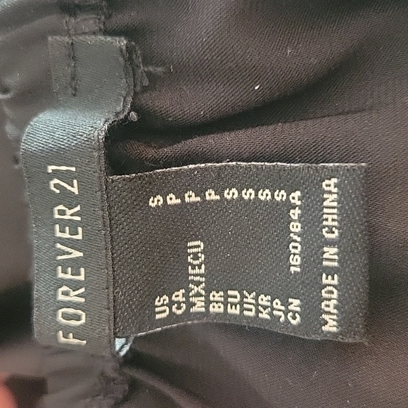 Forever 21 Black Satin Short Puff Sleeve Crop Top, Size: S - Picture 7 of 8